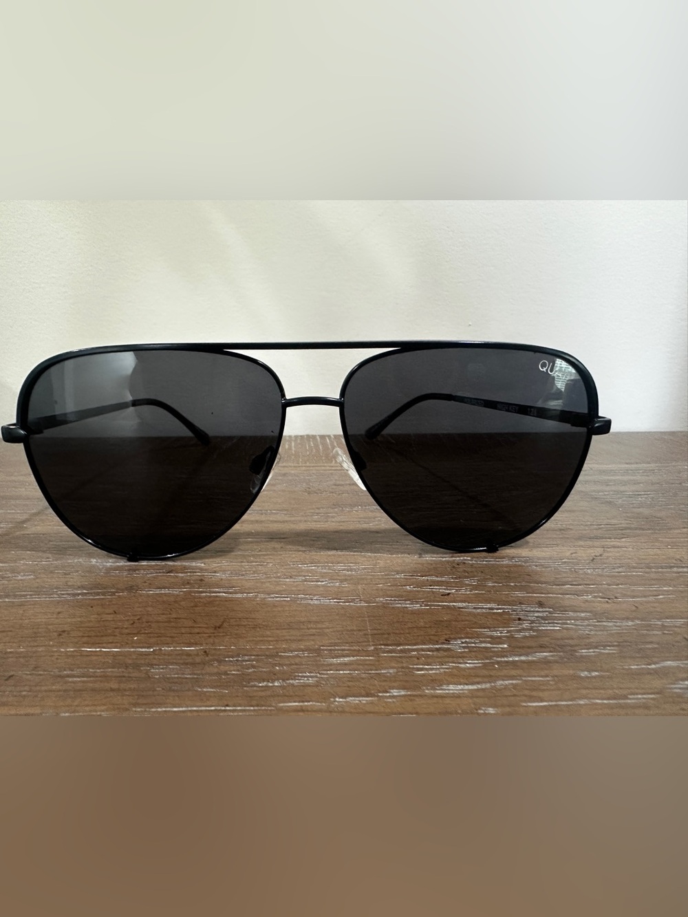 EUC Quay High Key 126 Black Aviator Polarized Sunglasses Unisex Women’s